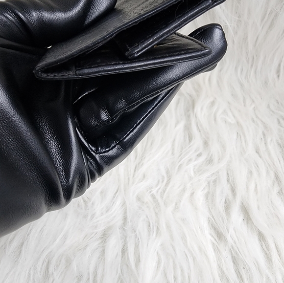 - 💯 % Authentic Vintage Chanel Caviar Black Leather key Ring - Picture 9 of 10